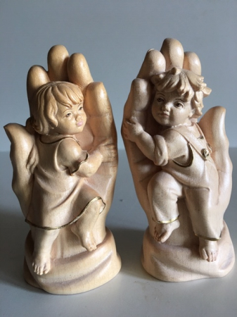 Schützende Hand Mädchen und Bub
