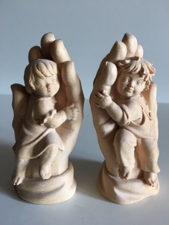 Schützende Hand Mädchen und Bub