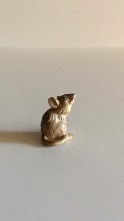 Maus sitzend