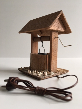 Brunnen mit LED Birne 3,5 V