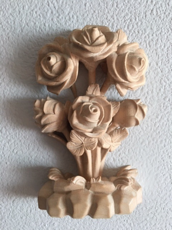 Rosenstrauß mit Sockel