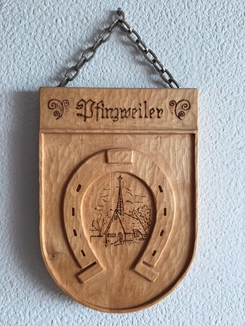 Wappen mit Metall Kette