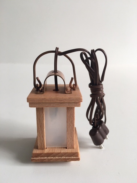 Holzlaterne mit LED Birne